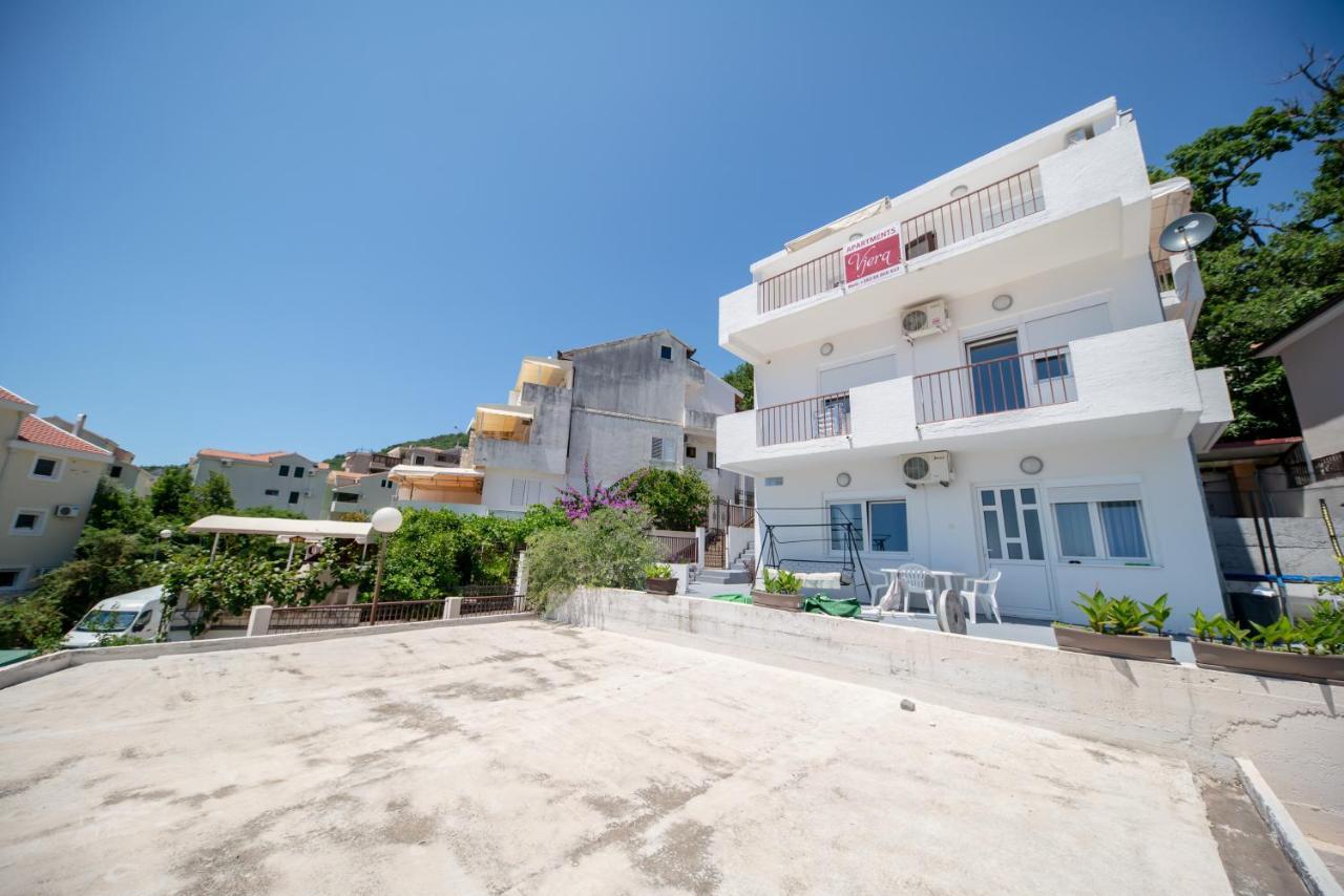 Apartments Vjera Petrovac Exterior photo