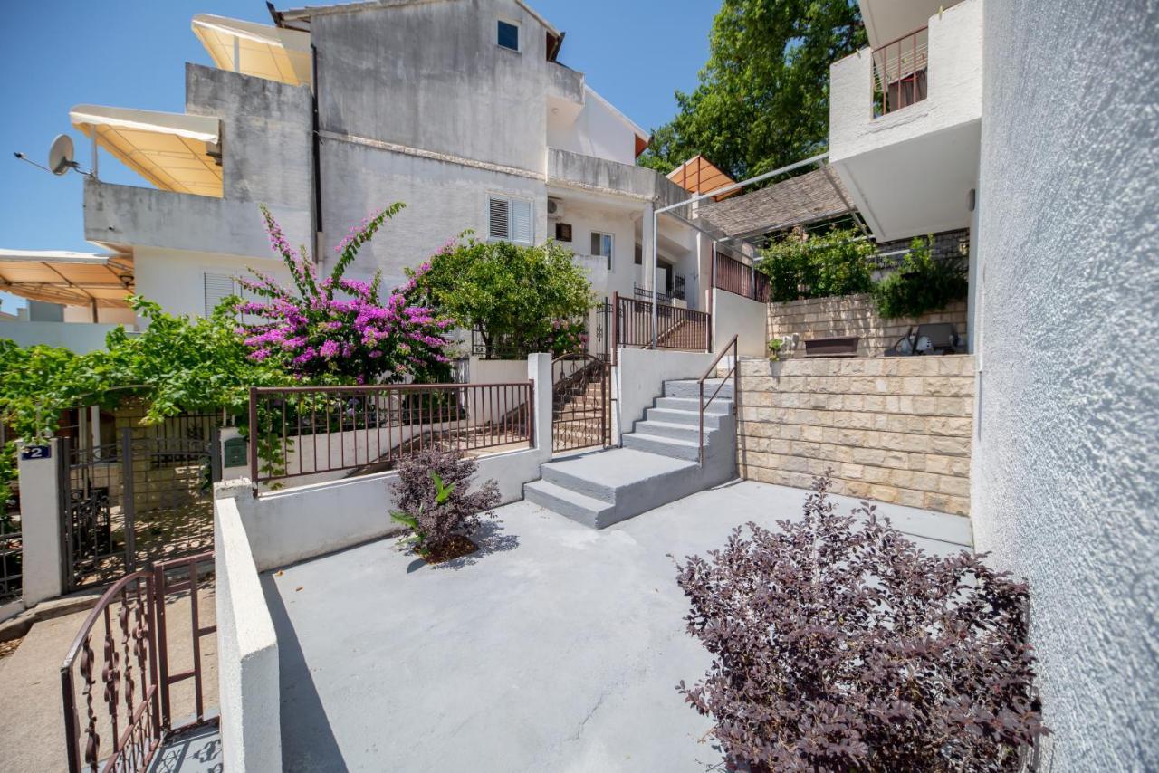 Apartments Vjera Petrovac Exterior photo