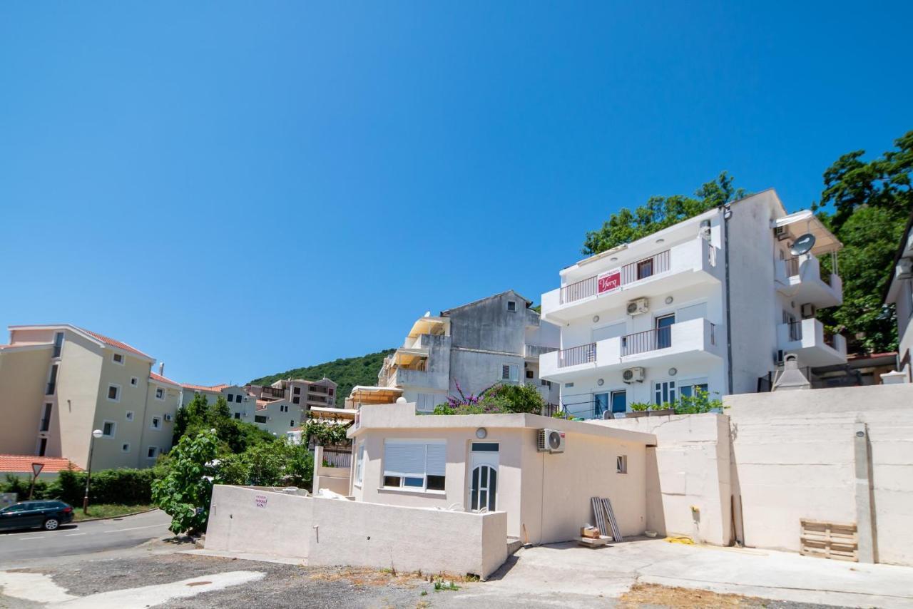 Apartments Vjera Petrovac Exterior photo