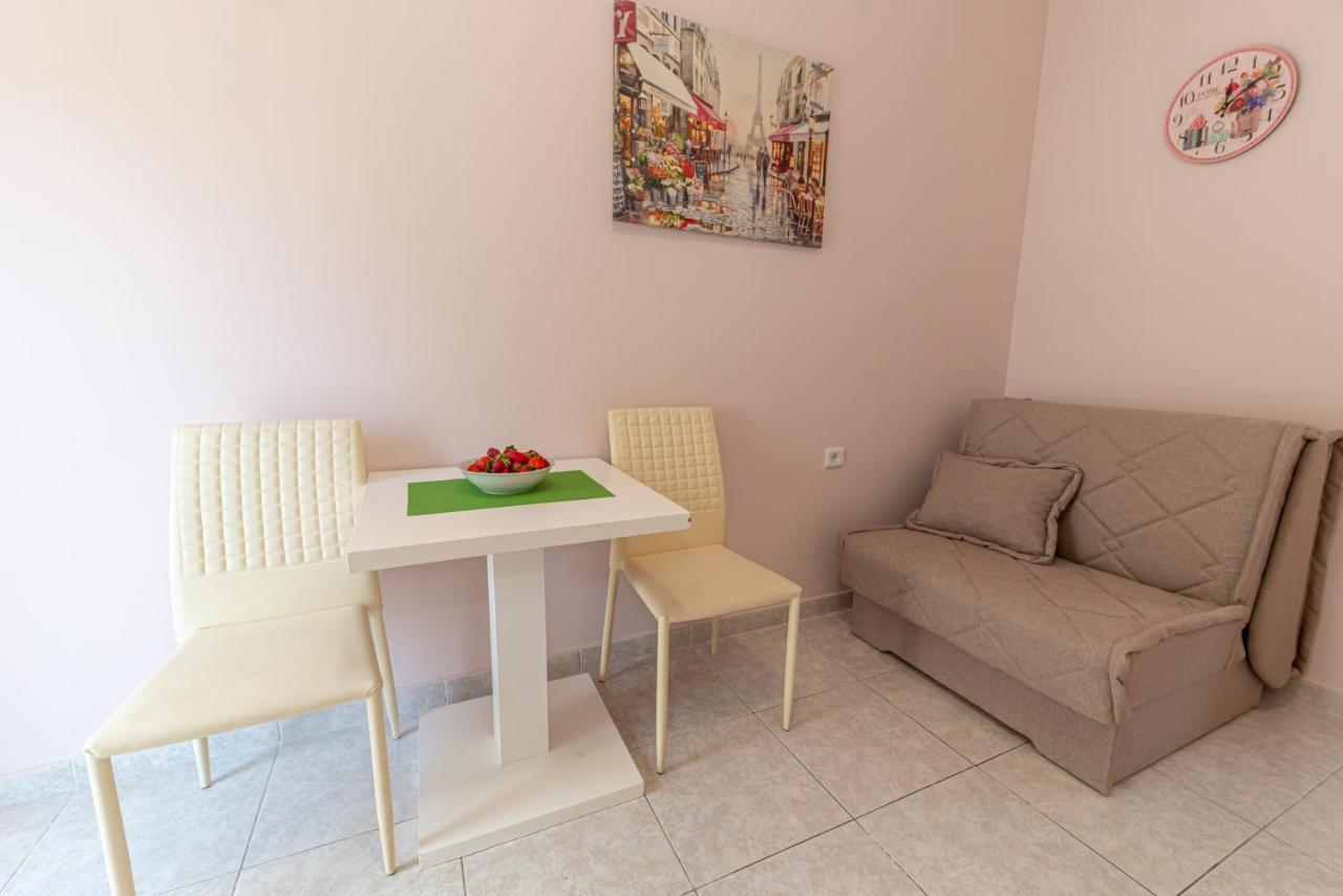 Apartments Vjera Petrovac Exterior photo