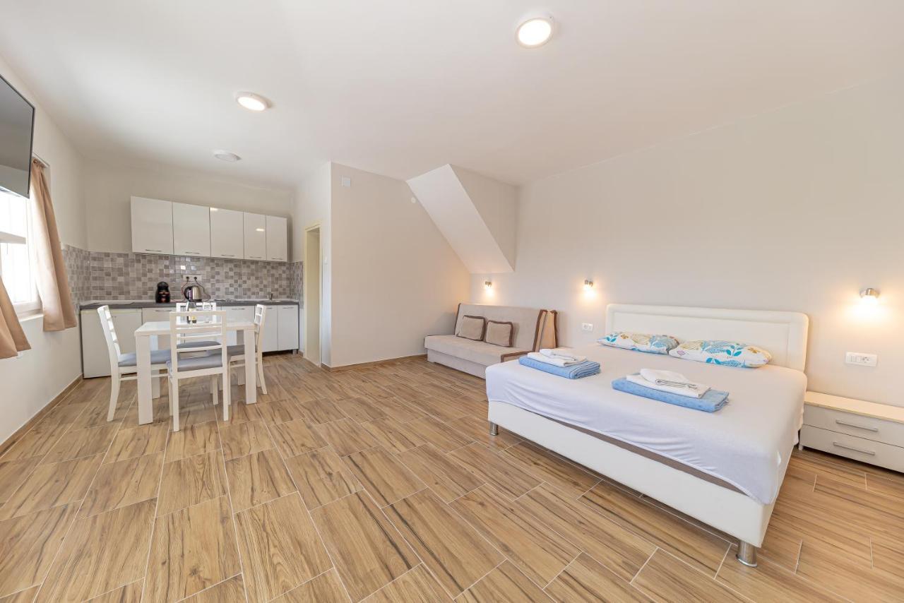 Apartments Vjera Petrovac Exterior photo
