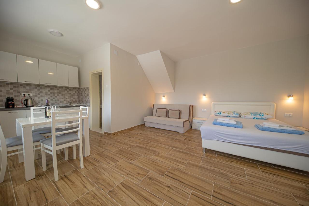 Apartments Vjera Petrovac Exterior photo