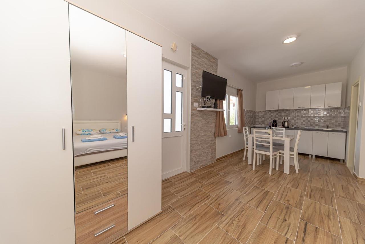 Apartments Vjera Petrovac Exterior photo