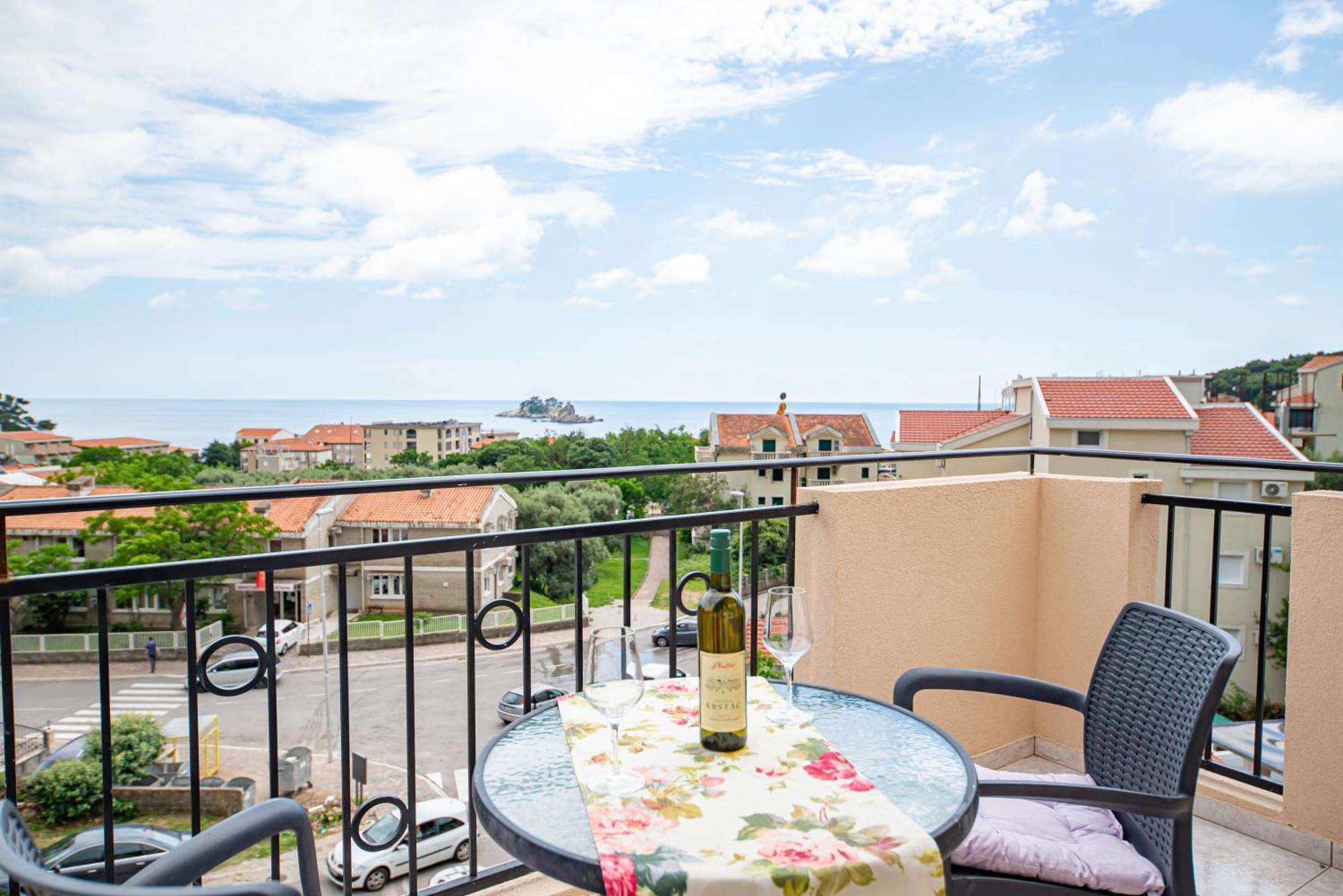 Apartments Vjera Petrovac Exterior photo