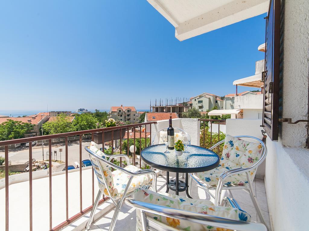 Apartments Vjera Petrovac Exterior photo